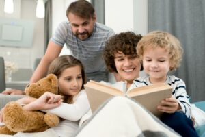 Lovely Family Reading Aloud